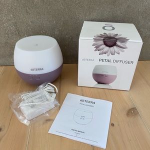 NWT Dottera Petal Diffuser